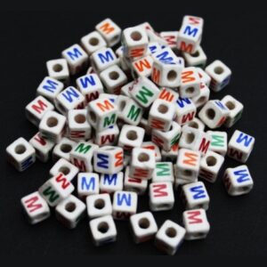 LETRAS M DE CERÁMICA