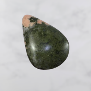 PIEDRA RANURADA LÁGRIMA EPIDOTA